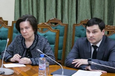 Губернатор ХМАО Комарова отменила режим ЧС, чтобы чиновники смогли пройти образовательный интенсив в лесу