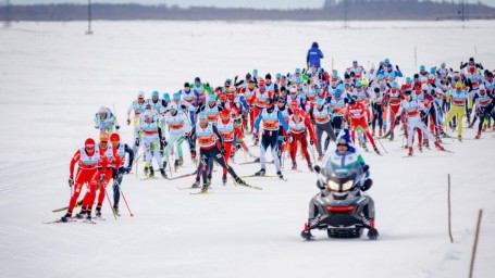 Большунов, Устюгов и Легков выступят на Югорском лыжном марафоне