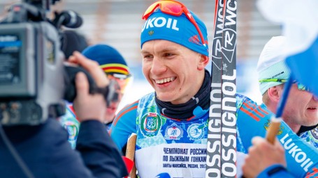 Большунов выиграл второе золото на лыжном чемпионате России. Якимушкин из Тюмени – второй