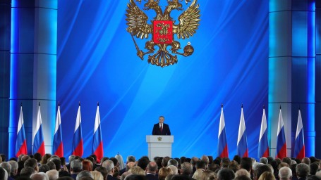 Губернаторы Моор, Артюхов и Комарова поедут в Москву на послание президента Путина