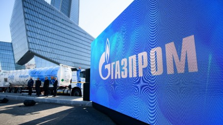 «Газпром» потратит на выплату дивидендов рекордную сумму – 1,2 трлн рублей. Это пять годовых бюджетов Ямала