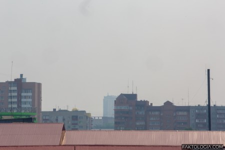 В Тюмени, где стоит запах гари и смог, выявлено загрязнение воздуха вредными веществами