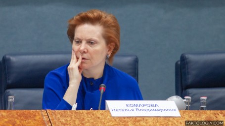 Власти ХМАО перестали показывать стратегические сессии губернатора Комаровой после ее вопроса о цвете Югорска