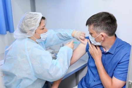 В Тюменской области вакцинацию от коронавируса прошли 19% всех жителей