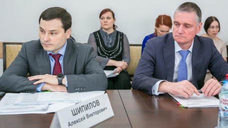 Заместитель губернатора ХМАО Шипилов обязал нефтяных генералов чаще отчитываться о принятых мерах по борьбе с COVID-19