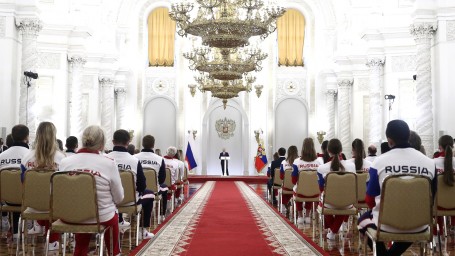Президент Путин наградил чемпионов и призеров Олимпиады из ХМАО и ЯНАО орденами и медалями