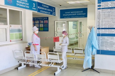Власти Тюменской области продлили ограничения на оказания медпомощи в поликлиниках