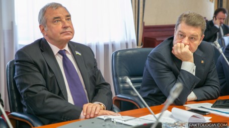 Сенатор от ХМАО Юрий Важенин заявил, что не будет участвовать в выборах и покинет Совет Федерации