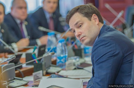 Прокуратура заставила замгубернатора ХМАО Шипилова улучшить навыки общения с жителями региона