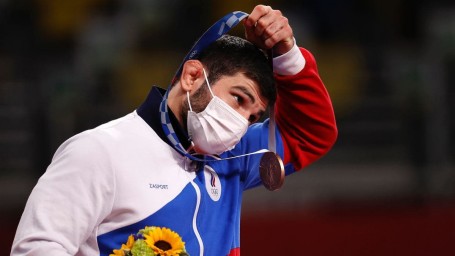 Борец Артур Найфонов, представляющий ХМАО, выиграл бронзовую медаль Олимпиады в Токио