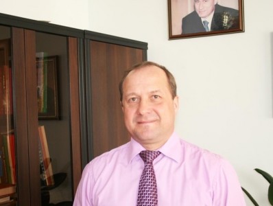 Экс-главу района в Тюменской области суд признал виновным в халатности, но освободил от наказания