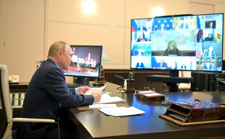 Из-за роста заболеваемости COVID-19 президент Путин объявил нерабочими дни с 30 октября по 7 ноября