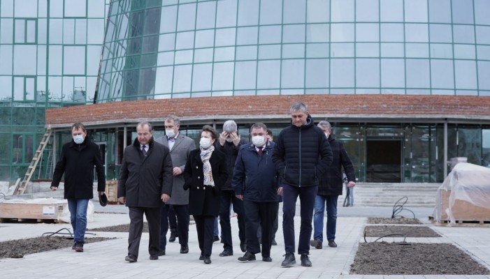 В долгострой Комаровой пришли спецдоктора