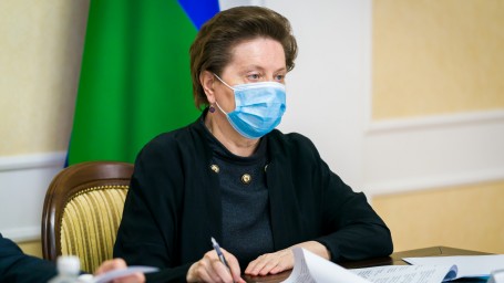 Губернатор ХМАО Комарова не смогла рассказать подробности эксперимента по вакцинации от COVID-19, в котором участвует