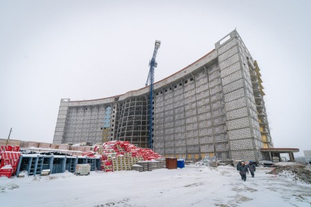 Комарова надеется, что 11-летнее строительство нижневартовской больницы закончится без уголовных дел