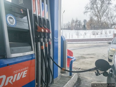 Акцизы на бензин и дизтопливо с 1 января выросли на 4%