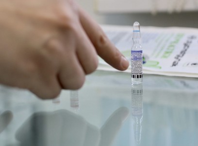 Минздрав РФ отказался предоставлять данные об испытаниях вакцины «Спутник V», ссылаясь на коммерческую тайну