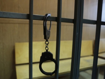 Суд арестовал предпринимателя, организовавшего продажу контрафактного алкоголя, которым в ХМАО насмерть отравились девять человек