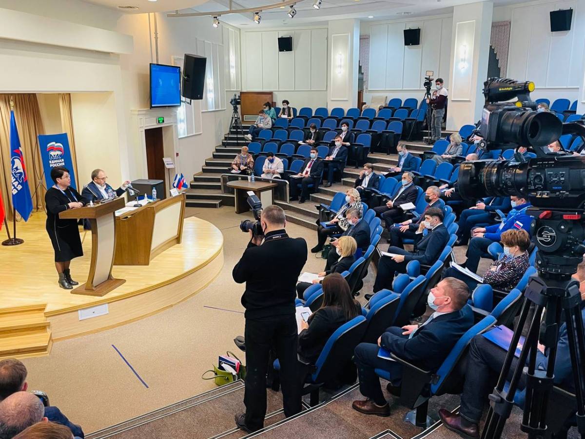 Ямальские единороссы переизбрали вице-спикера окружной думы Ситникова секретарем реготделения