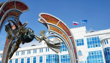 Власти Ямала продлевают запрет на проведение массовых мероприятий и переводят на удаленку чиновников