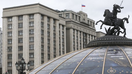 Госдума окончательно приняла закон об уголовной ответственности за распространение фейков о действиях ВС РФ
