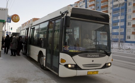 Власти Сургута сообщили о проблемах, которые могут возникнуть из-за западных санкций при оплате проезда в общественном транспорте