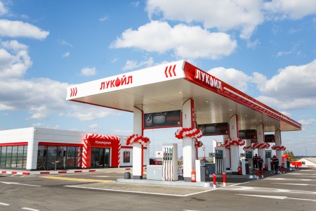 Shell продает российскую сеть АЗС, вероятным покупателем называют «Лукойл»