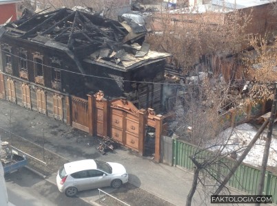 Ремонт сгоревшего в центре Тюмени исторического дома обойдется в 56 млн рублей