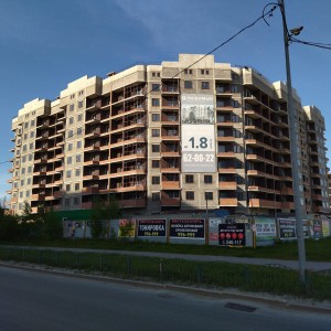 Достраивать два проблемных дома ЖК «Любимый» в Сургуте будет московская компания, которая строит в Югре школы
