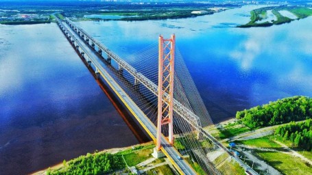 В Сургуте до конца октября движение по мосту через Обь будет ограничено из-за ремонта