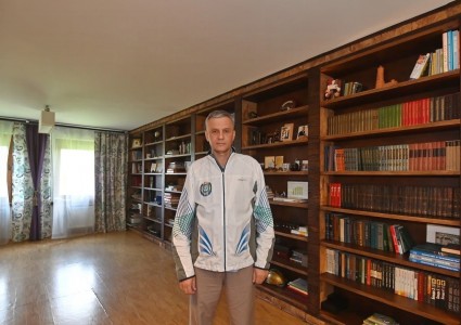 Бывший заместитель председателя правительства ХМАО продаёт 4-этажный дом в сургутской «Барвихе»