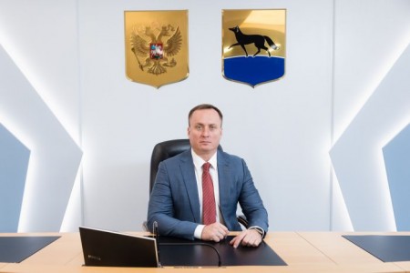 Депутаты Сургута утвердили новые привилегии для спикера Слепова и его заместителей