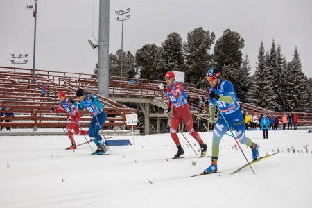 Олимпийский чемпион из Тюмени Спицов выиграл на сборах в Ханты-Мансийске контрольную лыжную гонку на 10 км