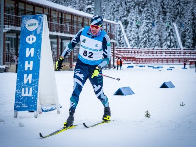 Сергей Устюгов уверенно выиграл вторую гонку на чемпионате ХМАО, выбрав топовые лыжи 