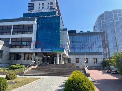 Власти Ямала продают в центре Екатеринбурга за 348 млн рублей здание своего представительства