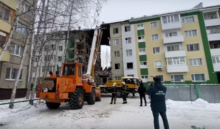 Соседние дома возле разрушенной взрывом многоэтажки в Нижневартовске признали пригодными для проживания