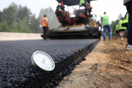 ФАС приостановила закупку властей ХМАО стоимостью 1,6 млрд рублей на ремонт и содержание дороги