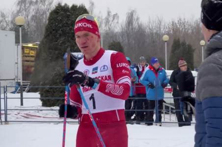 После падения в полуфинале спринта Большунов и Устюгов не вышли на старт дистанционной гонки Красногорской лыжни