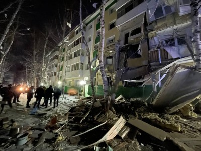 В Нижневартовске ввели режим ЧС после взрыва в жилом доме