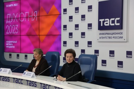 Губернатор ХМАО Комарова провела презентацию кинофестиваля «Дух огня» без Кустурицы