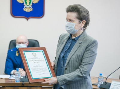 Депутат Мосгордумы будет обжаловать ответ прокурора Югры, который не нашёл в заявлении Комаровой про «там все в доли» ничего криминального