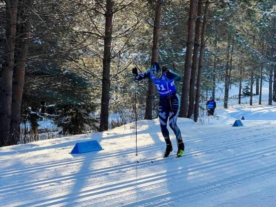 Лыжник из ХМАО Устюгов опередил Терентьева и Большунова в финале спринта на «Чемпионских высотах»