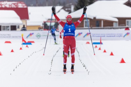 Олимпийский чемпион из ХМАО Устюгов проиграл Большунову лыжный марафон на «Чемпионских высотах»