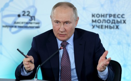 Президент РФ Путин: в ближайшие полтора года повышения тарифов ЖКХ не должно быть