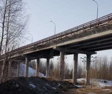 В ХМАО водители пожаловались на разрушающийся мост и бездействие властей