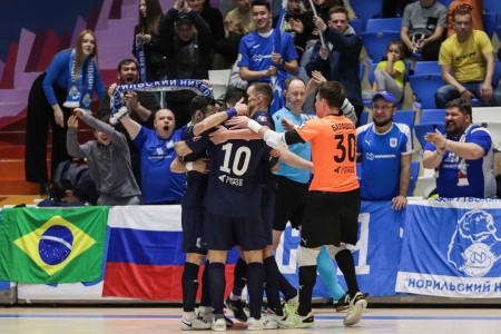 Действующий чемпион России по мини-футболу «Газпром-Югра» начал полуфинальную серию с поражения