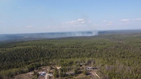 В ХМАО пять суток тушили природный пожар, который возник недалеко от месторождения «Роснефти»