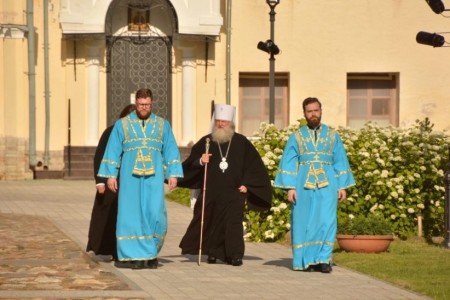 После визита патриарха в Сургут митрополит ХМАО отправился в турне по России