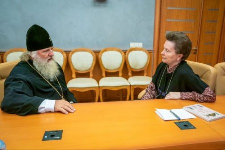 Губернатор ХМАО Комарова скрыла встречу с митрополитом Павлом