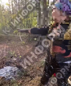 Жительница Сургута во время сбора грибов в лесу чуть не утонула в нефтяном болоте